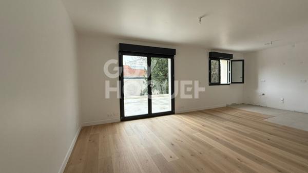 NANTERRE 4 PIECES - LIMITE SURESNES