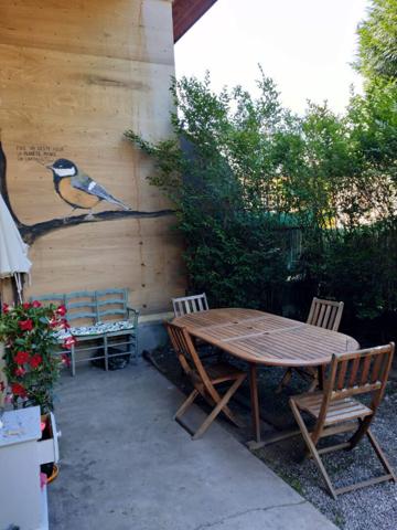 FAVERGES. MAISON DE VILLAGE  RENOVEE AVEC TERRAIN