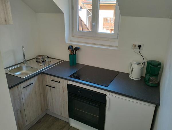 FAVERGES. MAISON DE VILLAGE  RENOVEE AVEC TERRAIN