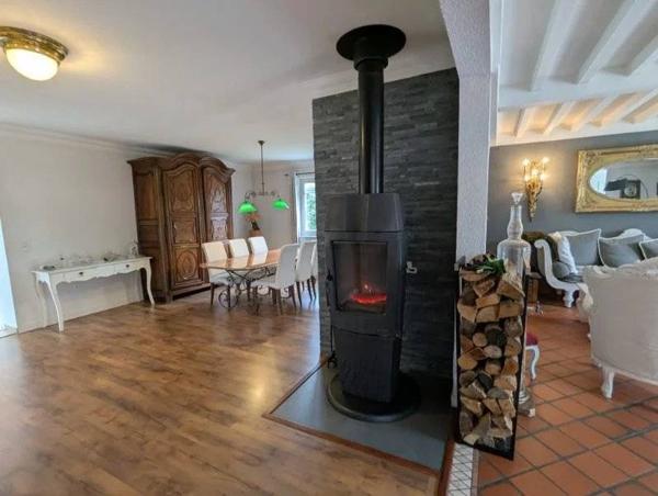 Villa d'exception à Montbrison avec piscine et cheminée