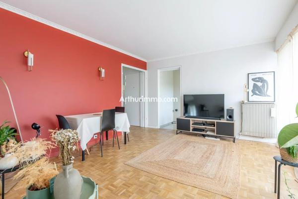 Vente                                                      Appartement
                        
                     3 pièces                      66 m2                     à Sucy-en-Brie