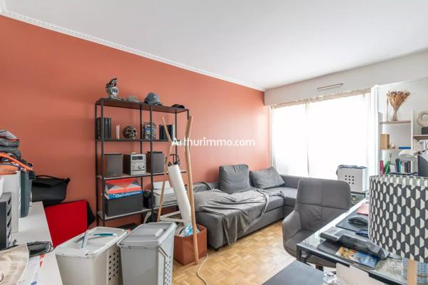 Vente                                                      Appartement
                        
                     3 pièces                      66 m2                     à Sucy-en-Brie