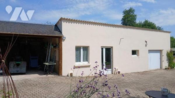 CARENTOIR, Maison d'habitation - Dans un cadre bucolique et paisible, venez découvrir cette aut...