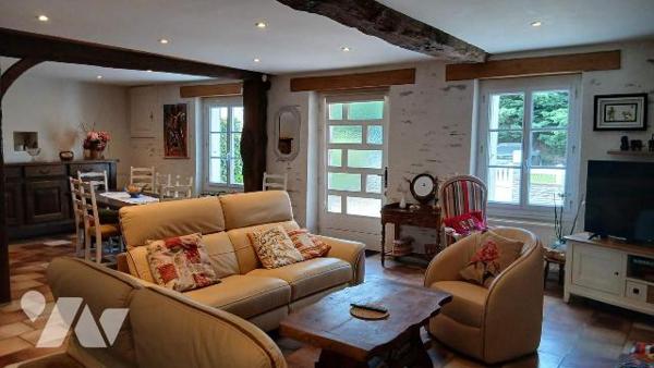 CARENTOIR, Maison d'habitation - Dans un cadre bucolique et paisible, venez découvrir cette aut...