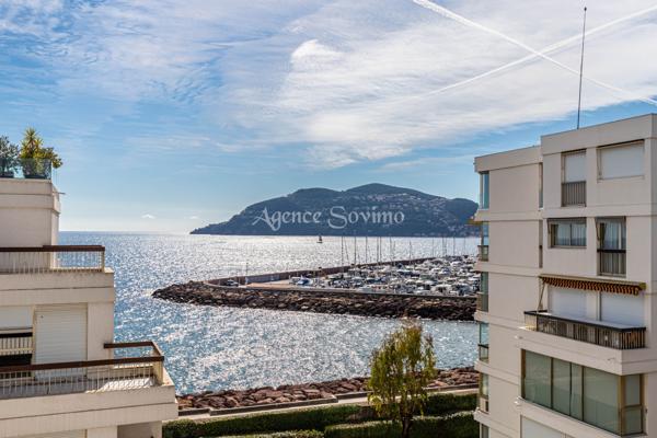 Appartement 2/ 3 pièces belle vue mer dans une résidence avec piscine, tennis, parc et plage.