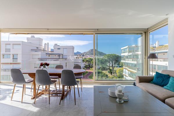 Appartement 2/ 3 pièces belle vue mer dans une résidence avec piscine, tennis, parc et plage.