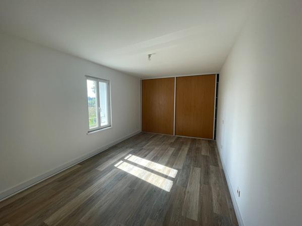 Maison ST HILAIRE DES LOGES - 5 pièce(s) - 127 m2