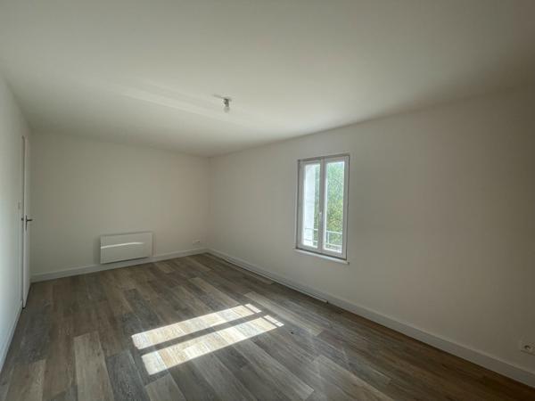 Maison ST HILAIRE DES LOGES - 5 pièce(s) - 127 m2