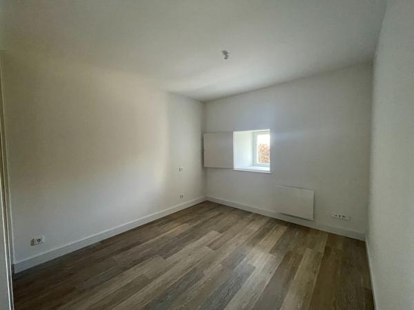 Maison ST HILAIRE DES LOGES - 5 pièce(s) - 127 m2