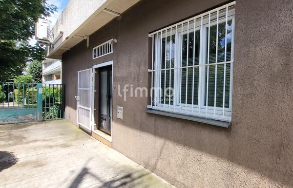 Murs commerciaux 67m² en rez de chaussé