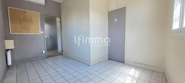 Murs commerciaux 67m² en rez de chaussé