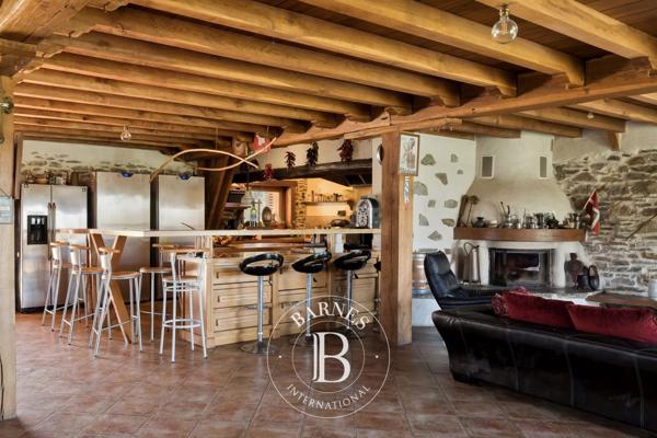 Saint-Palais, Ferme 7 Chambres -  480 m² à vendre