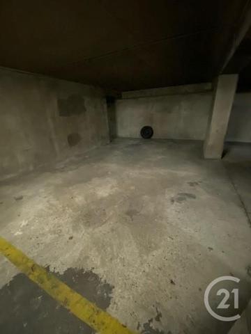 Parking à vendre  42 m2 PARIS - 75016