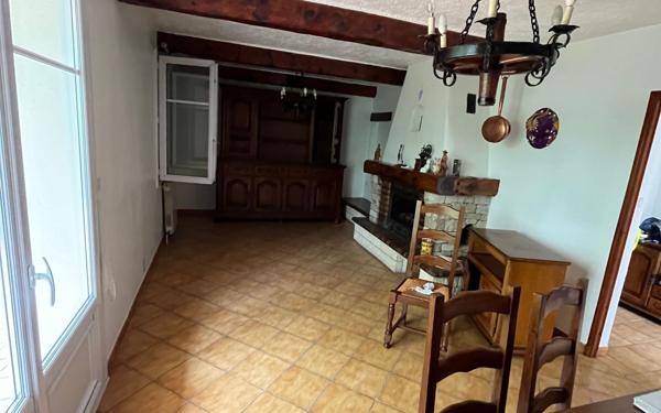 Maison à vendre    5 pièces •  Saint-Cyr-sur-Mer