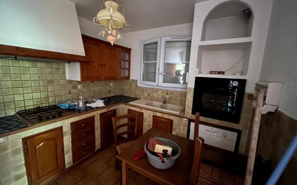 Maison à vendre    5 pièces •  Saint-Cyr-sur-Mer