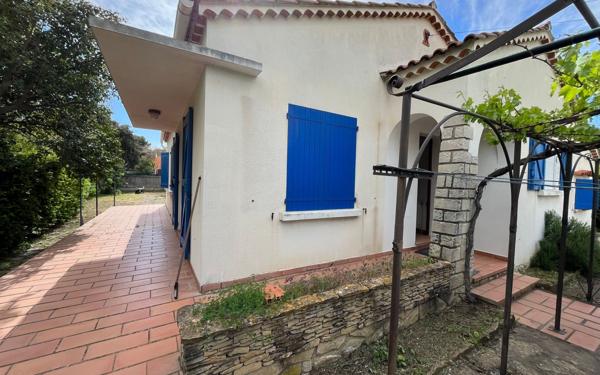 Maison à vendre    5 pièces •  Saint-Cyr-sur-Mer