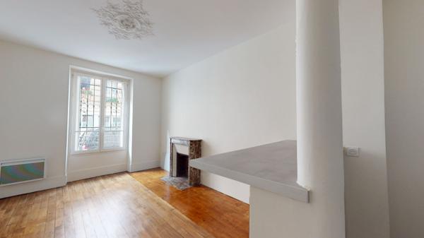 Appartement T1 (25 m²) en location non meublé à PARIS
