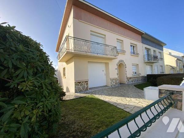 À proximité immédiate du bourg de Lambezellec, dans un environnement résidentiel apprécié pour ...