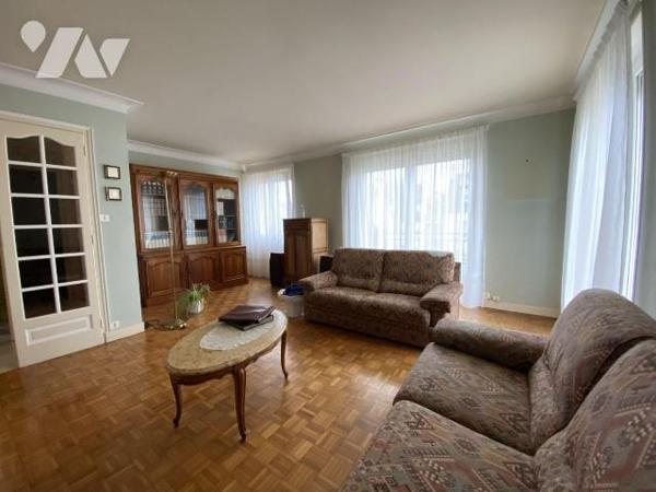 À proximité immédiate du bourg de Lambezellec, dans un environnement résidentiel apprécié pour ...