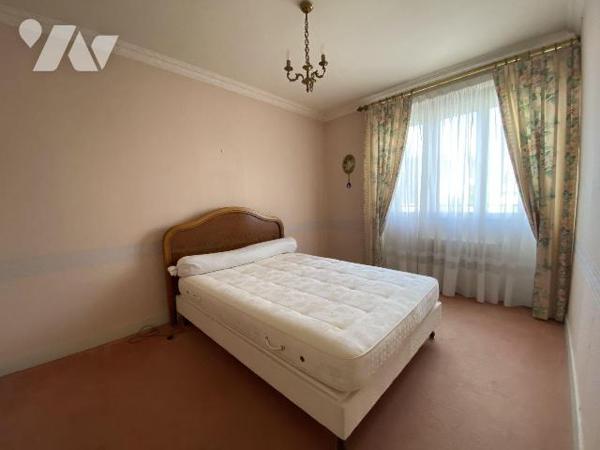 À proximité immédiate du bourg de Lambezellec, dans un environnement résidentiel apprécié pour ...