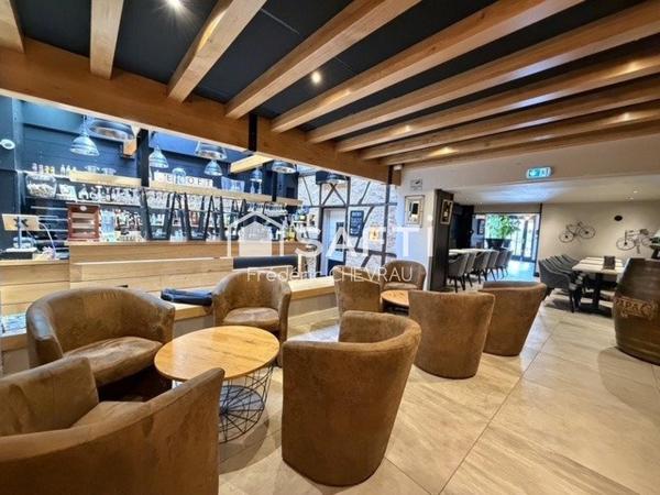BAR LOUNGE  D’EXCEPTION  – CHARNAY-LÈS-MÂCON