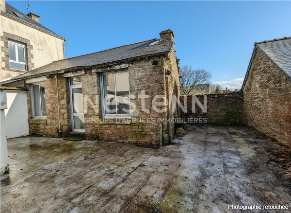 Maison 4 pièces à vendre à Questembert - Travaux à prévoir, proche écoles et commerces