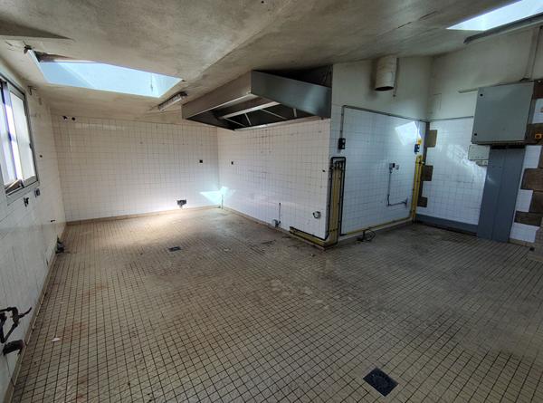 Maison 4 pièces à vendre à Questembert - Travaux à prévoir, proche écoles et commerces