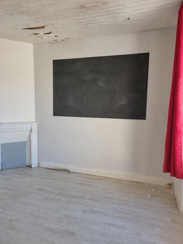 Maison 4 pièces à vendre à Questembert - Travaux à prévoir, proche écoles et commerces