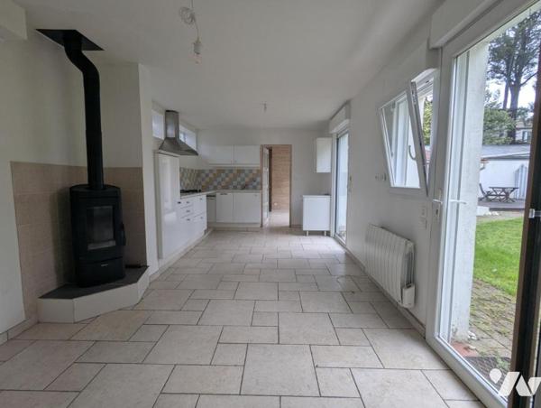 SAINT BREVIN LES PINS, maison à proximité de la promenade du bord de mer et du Serpent de Mer. 