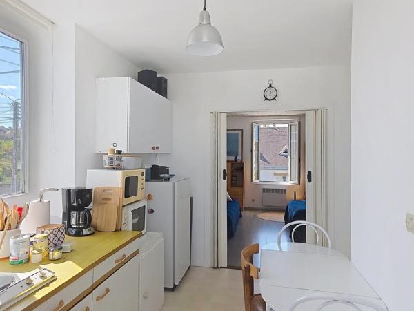 Dans le bourg de Batz-sur-Mer, joli pied-à-terre
