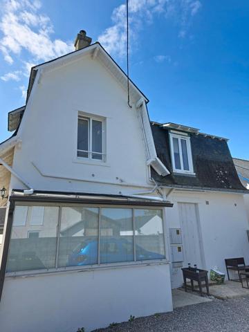 Dans le bourg de Batz-sur-Mer, joli pied-à-terre