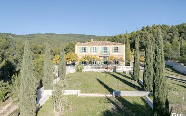 Maison à vendre    6 pièces • 243,65 m2 La Ciotat