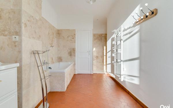 Maison à vendre    6 pièces • 243,65 m2 La Ciotat