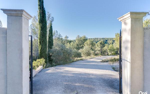 Maison à vendre    6 pièces • 243,65 m2 La Ciotat