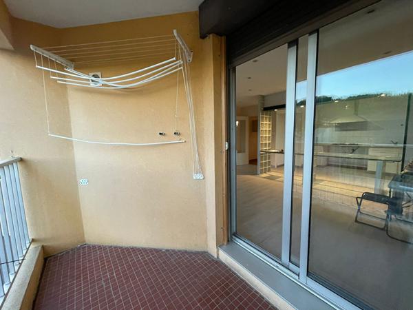 AVIGNON - LE PONTET - QUARTIER DE FARGUES - APPARTEMENT DE 85 M² AVEC TERRASSE TYPE 4 DE 85 M² SURF HAB + GARAGE