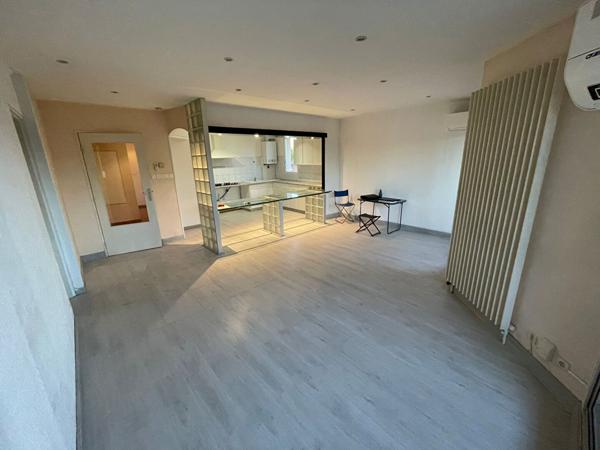 AVIGNON - LE PONTET - QUARTIER DE FARGUES - APPARTEMENT DE 85 M² AVEC TERRASSE TYPE 4 DE 85 M² SURF HAB + GARAGE