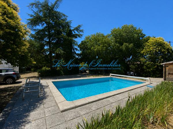 QUISSAC, maison de type F4 plus mazet, avec piscine et dépendances, sur 1853 m² de terrain