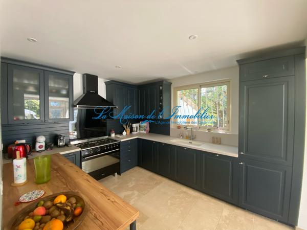 QUISSAC, maison de type F4 plus mazet, avec piscine et dépendances, sur 1853 m² de terrain