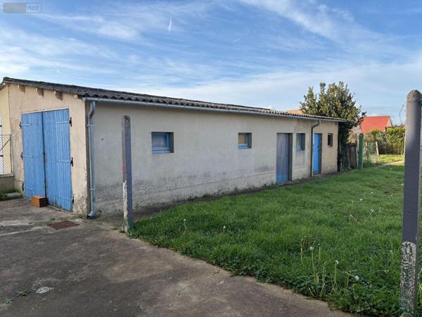 Maison à vendre à Saint-Cosme-en-Vairais dans la Sarthe (72110), ref : 13873/956AC   
Centre Ville