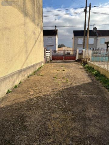 Maison à vendre à Saint-Cosme-en-Vairais dans la Sarthe (72110), ref : 13873/956AC   
Centre Ville