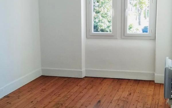 Maison à vendre    8 pièces •  Labastidette