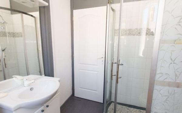 Maison à vendre    8 pièces •  Labastidette