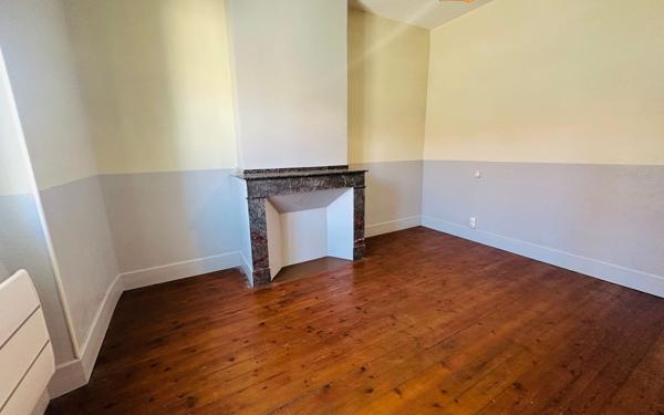 Maison à vendre    8 pièces •  Labastidette