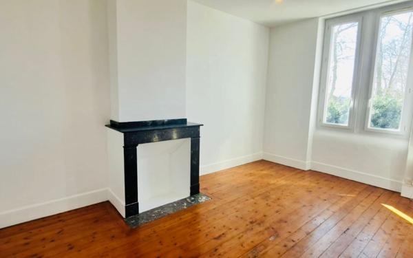 Maison à vendre    8 pièces •  Labastidette