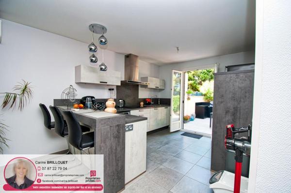 EXCLUSIVITÉ - Villa rénovée avec jardin dans résidence avec piscine