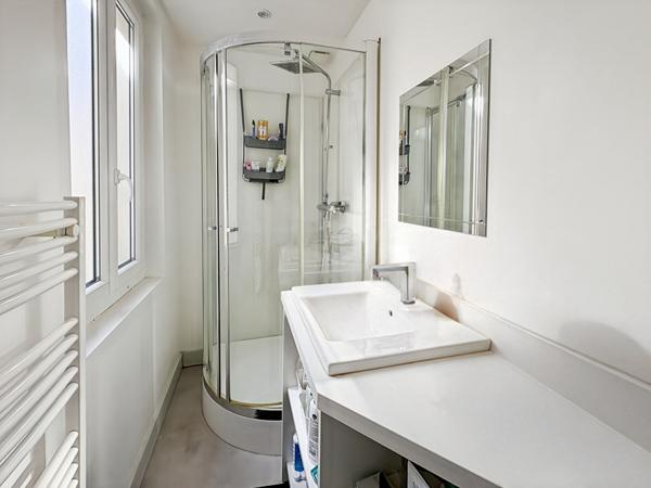 Bordeaux Centre - Appartement de charme de 90 m² dans un immeuble en pierre