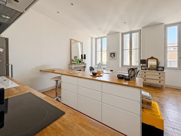 Bordeaux Centre - Appartement de charme de 90 m² dans un immeuble en pierre