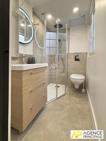 Versailles Chantiers-Mairie - studio de 27.40 m² avec entrée indépendante €270 000 ** - Référence 27158