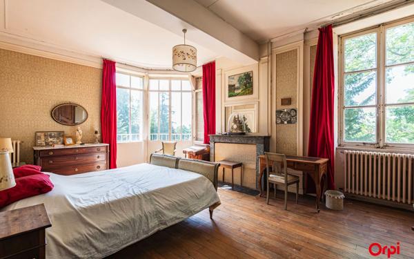 Maison à vendre    18 pièces •  Trigny