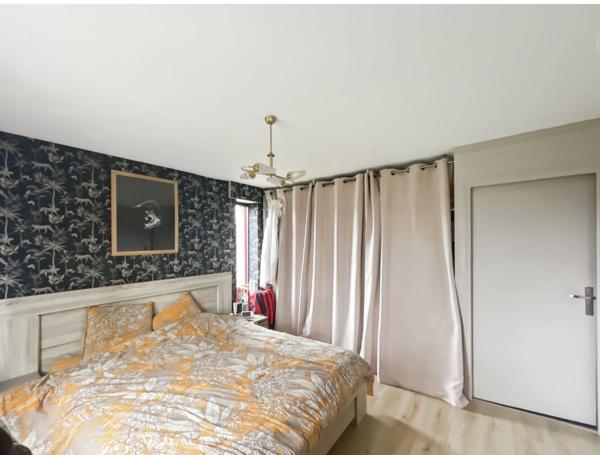 Elven (56250) Maison en pierre rénovée sur grand terrain.